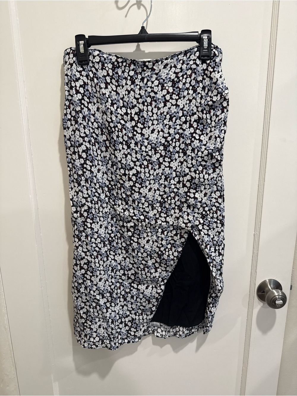 Abercrombie & Fitch Floral Midi Skirt Medium – Side Deep purple & White